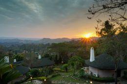 IMPERIAL HILL RESORT, PETCHABOON